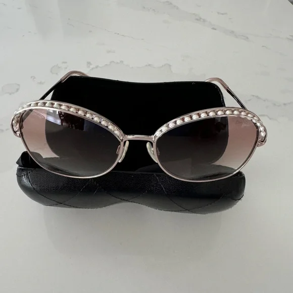Chanel sunglasses no scratch and no wear n tear signs Accessories